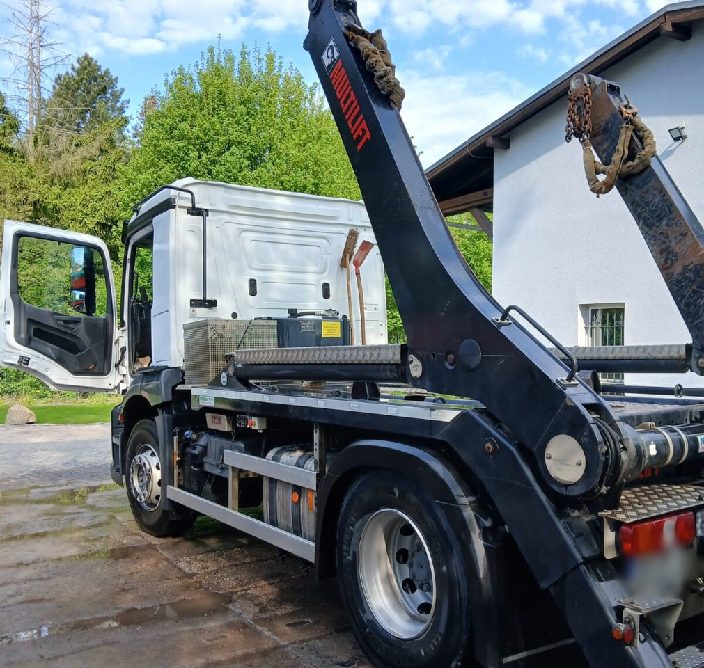 Mercedes-Benz Actros 1832 L 4x2 Actros 1832 L 4x2, Navi, MultimediaCockpit, Funk - Портальный бункеровоз: фото 3 Mercedes-Benz Actros 1832 L 4x2 Actros 1832 L 4x2, Navi, MultimediaCockpit, Funk - Портальный бункеровоз: фото 3