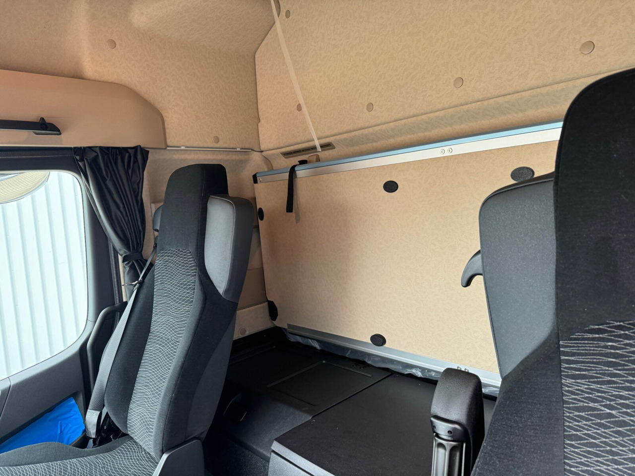 Новый Грузовик-шасси Mercedes-Benz Actros 2545 L 6x2 Actros 2545 L 6x2, Lenk-/Liftachse, StreamSpace, MultimediaCockpit: фото 6