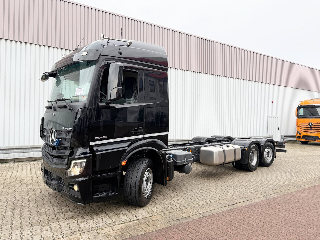 Mercedes-Benz Actros 2546 L 6x2 Actros 2546 L 6x2, Retarder, Lenk-/Liftachse, MultimediaCockpit, StreamSpace - Грузовик-шасси: фото 1 Mercedes-Benz Actros 2546 L 6x2 Actros 2546 L 6x2, Retarder, Lenk-/Liftachse, MultimediaCockpit, StreamSpace - Грузовик-шасси: фото 1