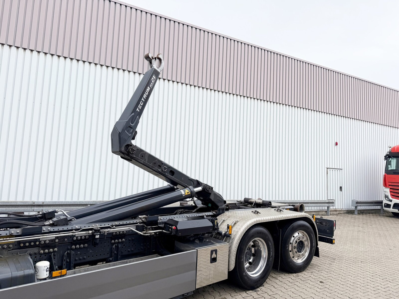 Mercedes-Benz Actros 2552 L 6x2 Actros 2552 L 6x2, Lenk/Lift, Retarder, GigaSpace, LED, Motorabtrieb, Meiller Tectrum, Funk - Крюковой мультилифт: фото 3 Mercedes-Benz Actros 2552 L 6x2 Actros 2552 L 6x2, Lenk/Lift, Retarder, GigaSpace, LED, Motorabtrieb, Meiller Tectrum, Funk - Крюковой мультилифт: фото 3