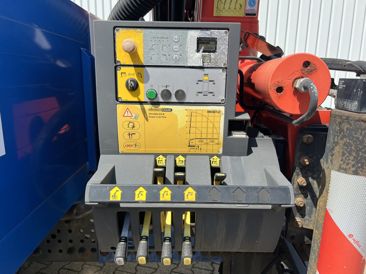 Mercedes-Benz Antos 1836 L 4x2 Antos 1836 L 4x2, Glastransporter, Heckkran Palfinger Pk 12002-EH, Funk - Автоманипулятор: фото 2 Mercedes-Benz Antos 1836 L 4x2 Antos 1836 L 4x2, Glastransporter, Heckkran Palfinger Pk 12002-EH, Funk - Автоманипулятор: фото 2