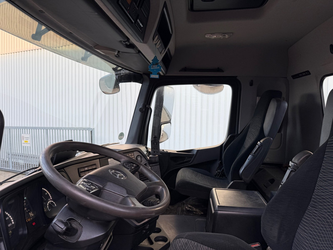 Mercedes-Benz Arocs 2540 L 6x2 Arocs 2540 L 6x2, Liftachse, Motorabtrieb, VDL Abrollanlage S 21-5200 - Крюковой мультилифт: фото 4 Mercedes-Benz Arocs 2540 L 6x2 Arocs 2540 L 6x2, Liftachse, Motorabtrieb, VDL Abrollanlage S 21-5200 - Крюковой мультилифт: фото 4