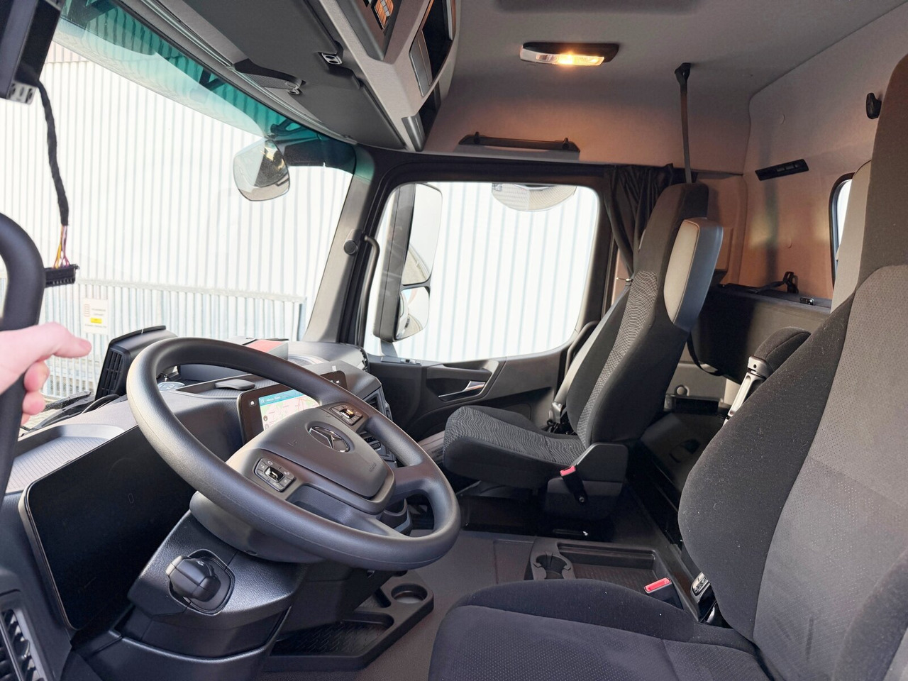 Mercedes-Benz Arocs 2553 L 6x2 Arocs 2553 L 6x2, Lenk-/Liftachse, Navi, MultimediaCockpit, Motorabtrieb - Грузовик-шасси: фото 2 Mercedes-Benz Arocs 2553 L 6x2 Arocs 2553 L 6x2, Lenk-/Liftachse, Navi, MultimediaCockpit, Motorabtrieb - Грузовик-шасси: фото 2