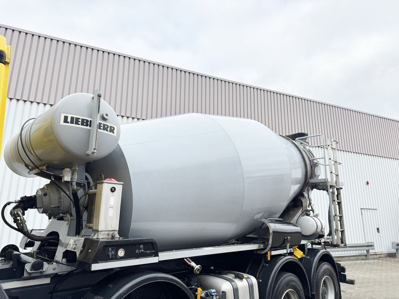 Mercedes-Benz Arocs 3246 B 8x4/4 Arocs 3246 B 8x4/4, Liebherr HTM 905 Mischer, 9m³, Multimedia Cockpit, Navi - Автобетоносмеситель: фото 4 Mercedes-Benz Arocs 3246 B 8x4/4 Arocs 3246 B 8x4/4, Liebherr HTM 905 Mischer, 9m³, Multimedia Cockpit, Navi - Автобетоносмеситель: фото 4