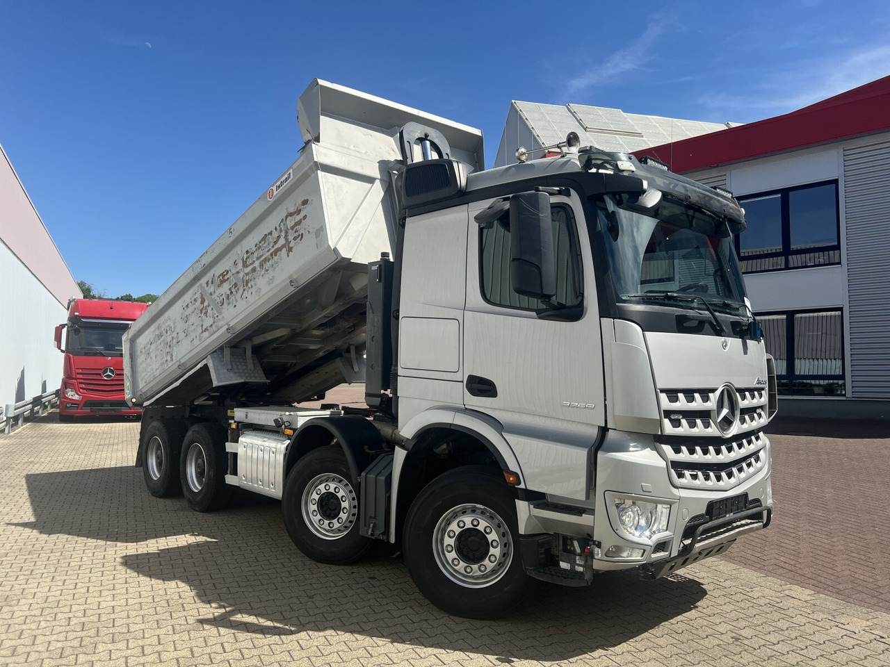 Внедорожный самосвал Mercedes-Benz Arocs 3251 LK 8x4/4 Arocs 3251 LK 8x4/4, Retarder, Stahlmulde ca. 15m³, hydr. Heckklappe: фото 8