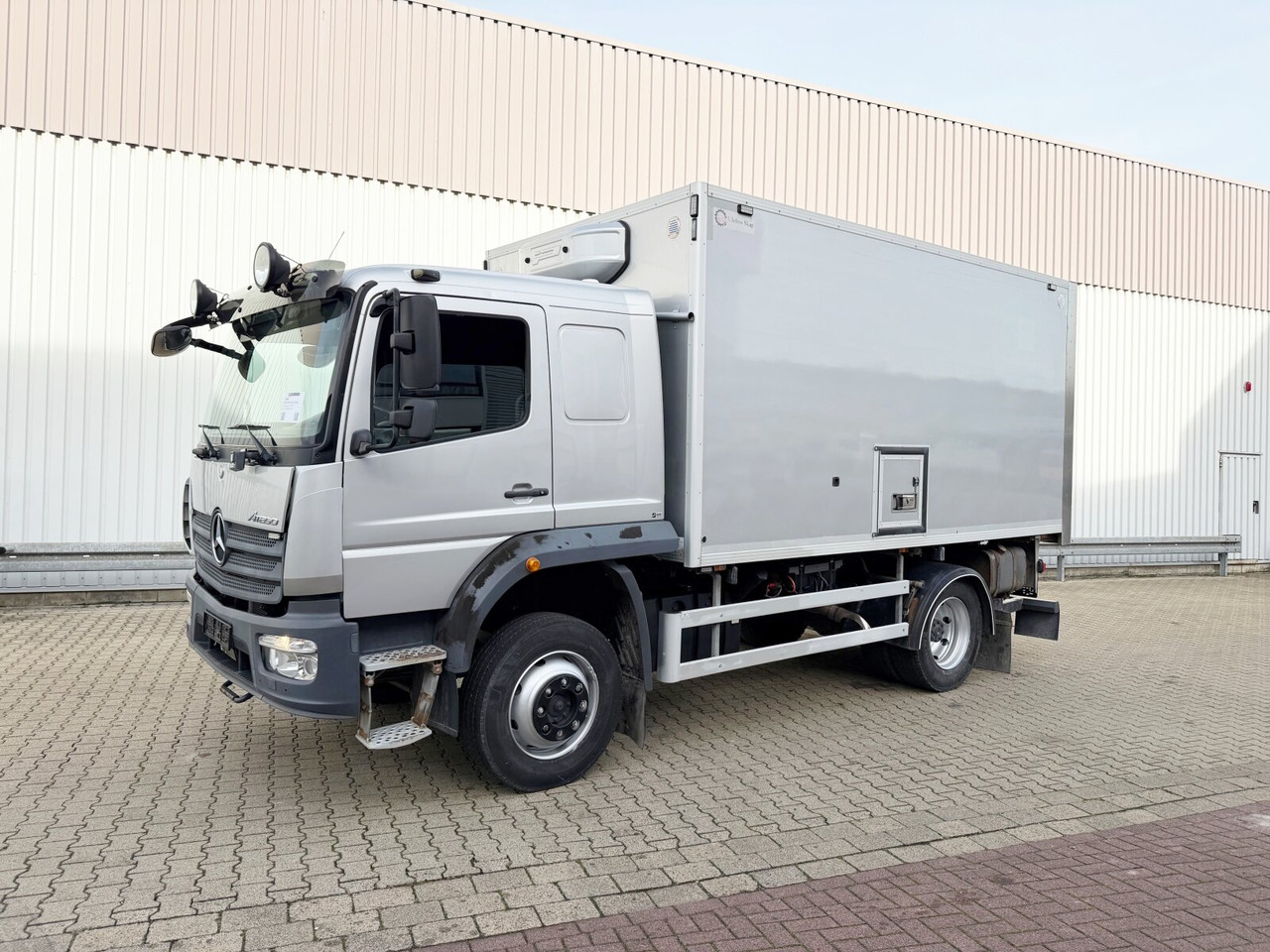 Mercedes-Benz Atego 1330 4x4 Atego 1330 4x4, Iso-Koffer mit Heizung, LBW - Грузовик с закрытым кузовом: фото 1 Mercedes-Benz Atego 1330 4x4 Atego 1330 4x4, Iso-Koffer mit Heizung, LBW - Грузовик с закрытым кузовом: фото 1