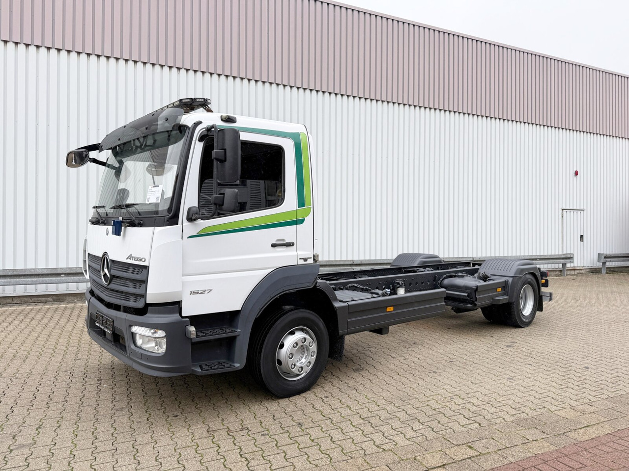Mercedes-Benz Atego 1627 L 4x2 Atego 1627 L 4x2, 6-Zylinder, Motorabtrieb - Грузовик-шасси: фото 1 Mercedes-Benz Atego 1627 L 4x2 Atego 1627 L 4x2, 6-Zylinder, Motorabtrieb - Грузовик-шасси: фото 1