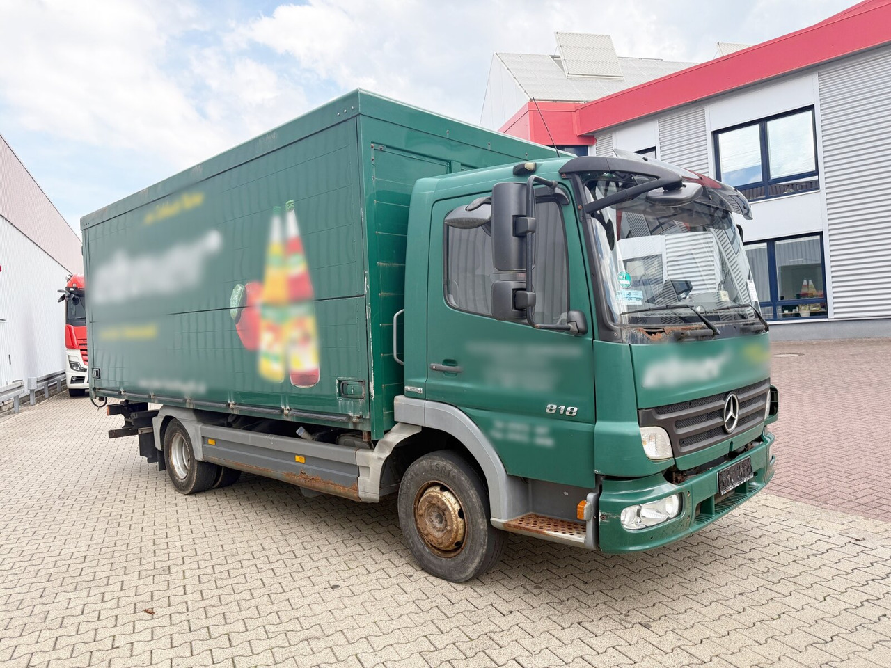 Грузовик с закрытым кузовом Mercedes-Benz Atego 818 L 4x2 Atego 818 L 4x2, Getränkekoffer, 2x AHK: фото 10 Грузовик с закрытым кузовом Mercedes-Benz Atego 818 L 4x2 Atego 818 L 4x2, Getränkekoffer, 2x AHK: фото 10