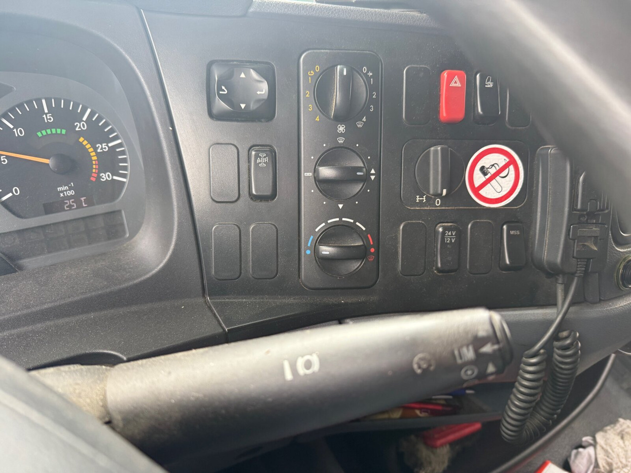 Грузовик с закрытым кузовом Mercedes-Benz Atego 818 L 4x2 Atego 818 L 4x2, Getränkekoffer, 2x AHK: фото 7 Грузовик с закрытым кузовом Mercedes-Benz Atego 818 L 4x2 Atego 818 L 4x2, Getränkekoffer, 2x AHK: фото 7