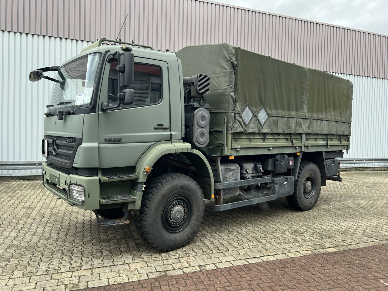 Mercedes-Benz Axor 1829 A 4x4 Axor 1829 A 4x4, Ex-Bundeswehr - Грузовик бортовой/ Платформа: фото 1 Mercedes-Benz Axor 1829 A 4x4 Axor 1829 A 4x4, Ex-Bundeswehr - Грузовик бортовой/ Платформа: фото 1