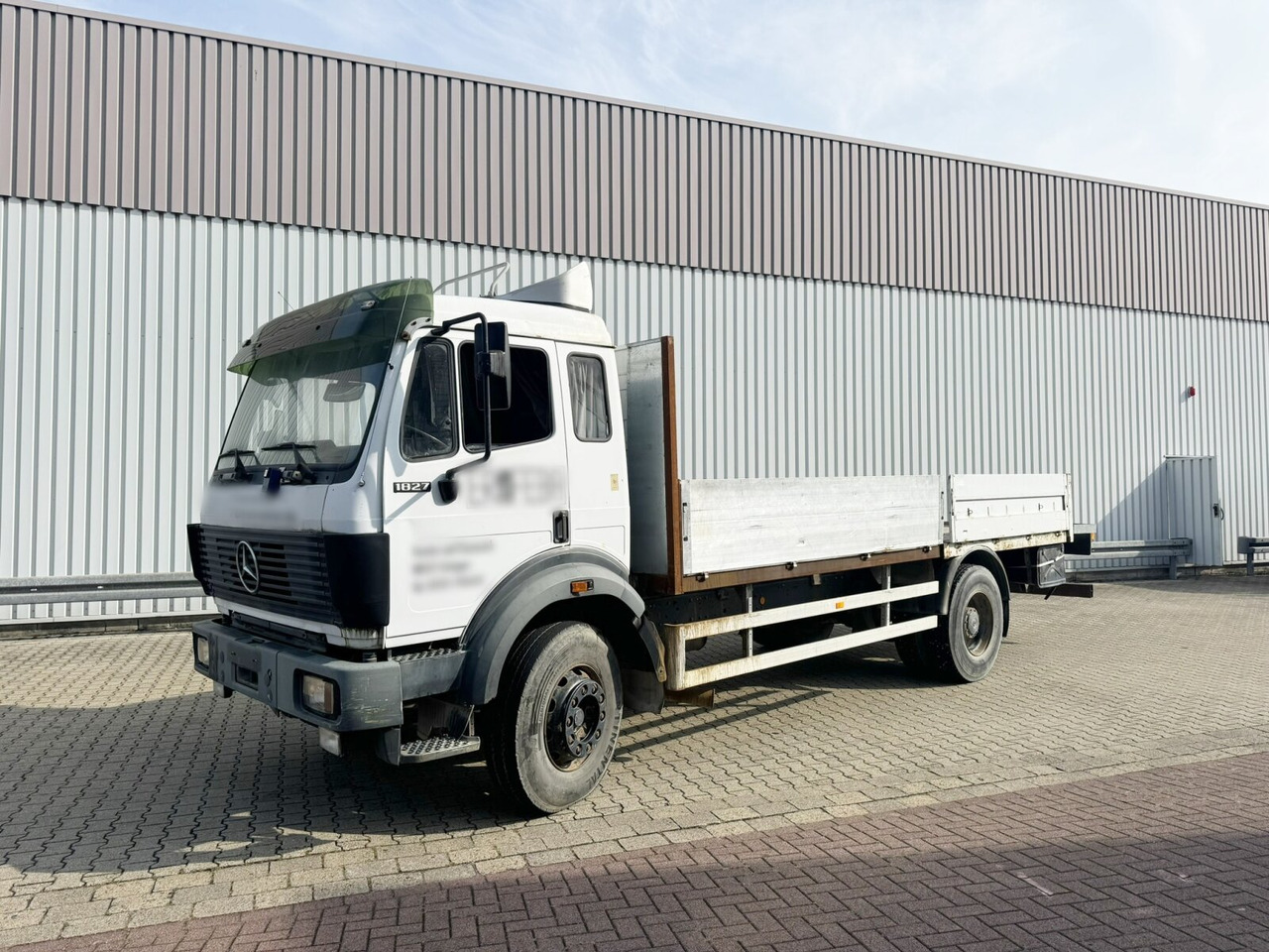 Mercedes-Benz SK 1827L 4x2 SK 1827L 4x2 - Грузовик бортовой/ Платформа: фото 1 Mercedes-Benz SK 1827L 4x2 SK 1827L 4x2 - Грузовик бортовой/ Платформа: фото 1