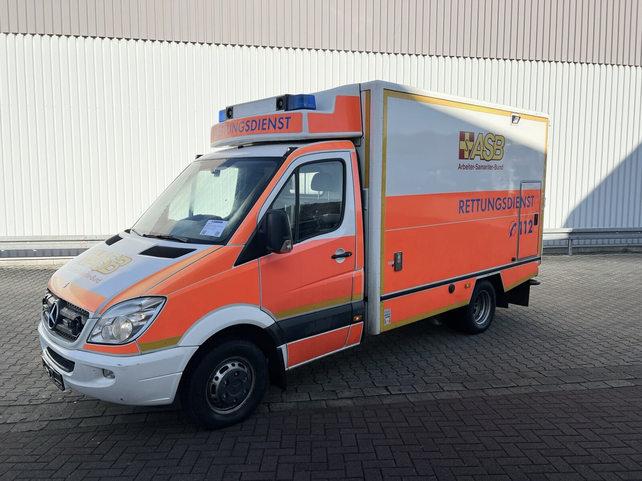 Mercedes-Benz Sprinter 516 CDI 4x2 Sprinter 516 CDI 4x2, Rettungswagen, Retarder - Машина скорой помощи: фото 1 Mercedes-Benz Sprinter 516 CDI 4x2 Sprinter 516 CDI 4x2, Rettungswagen, Retarder - Машина скорой помощи: фото 1
