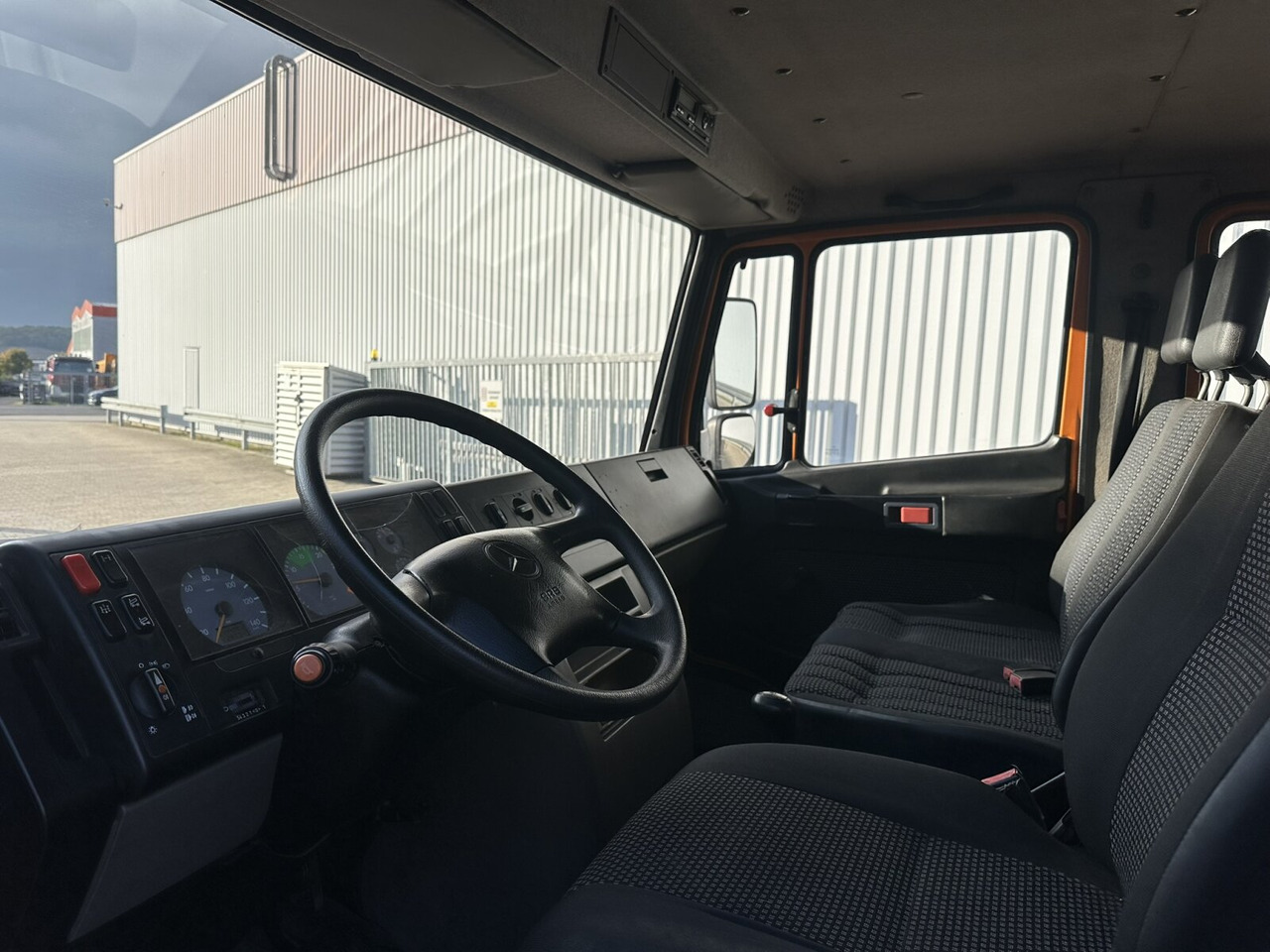 Mercedes-Benz Vario 813 D 4x2 Doka Vario 813 D 4x2 Doka, Meiller Kipper - Самосвал: фото 5 Mercedes-Benz Vario 813 D 4x2 Doka Vario 813 D 4x2 Doka, Meiller Kipper - Самосвал: фото 5