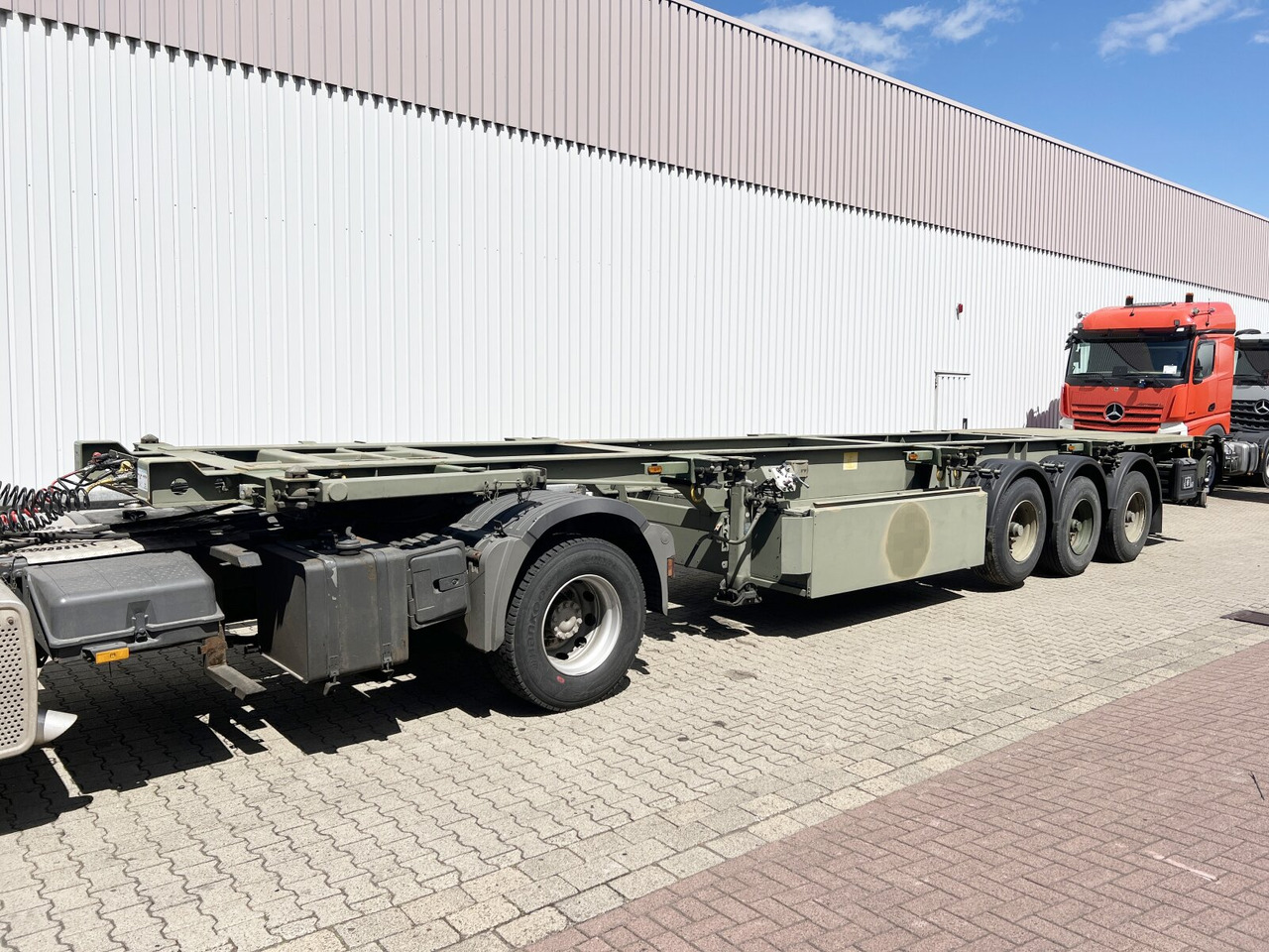 Schmitz Cargobull SCF 24 Containerchassis SCF 24 Containerchassis, 2x20/20/30/40ft, Ex-! - Полуприцеп: фото 1 Schmitz Cargobull SCF 24 Containerchassis SCF 24 Containerchassis, 2x20/20/30/40ft, Ex-! - Полуприцеп: фото 1
