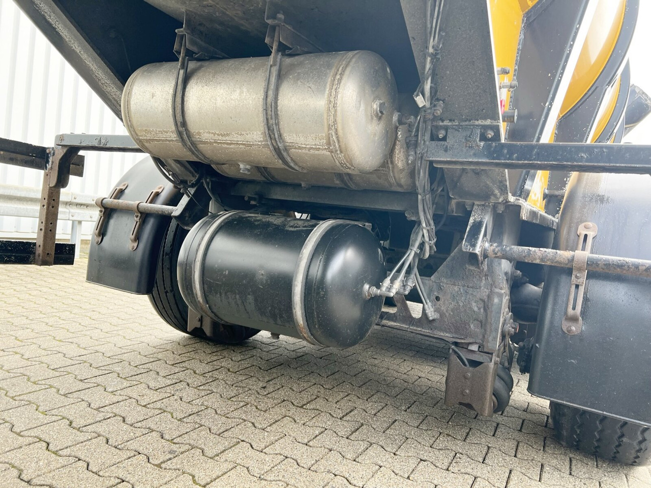 Полуприцеп-цистерна STF 35/89 TA AL Wellmeyer, STF 35/89 TA AL, ca. 25 cbm, ALU, 2xLiftachse: фото 12 Полуприцеп-цистерна STF 35/89 TA AL Wellmeyer, STF 35/89 TA AL, ca. 25 cbm, ALU, 2xLiftachse: фото 12