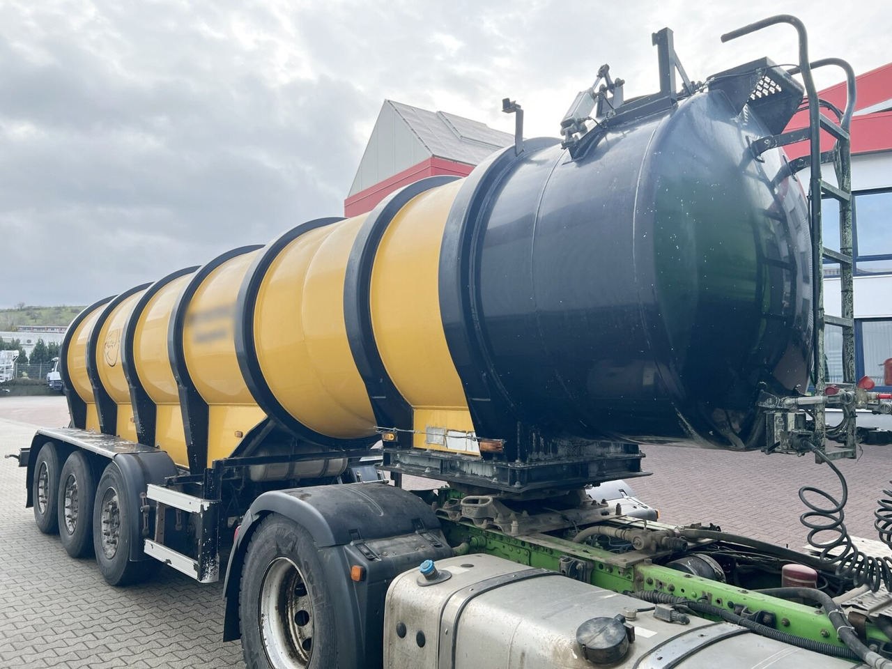 Полуприцеп-цистерна STF 35/89 TA AL Wellmeyer, STF 35/89 TA AL, ca. 25 cbm, ALU, 2xLiftachse: фото 10 Полуприцеп-цистерна STF 35/89 TA AL Wellmeyer, STF 35/89 TA AL, ca. 25 cbm, ALU, 2xLiftachse: фото 10