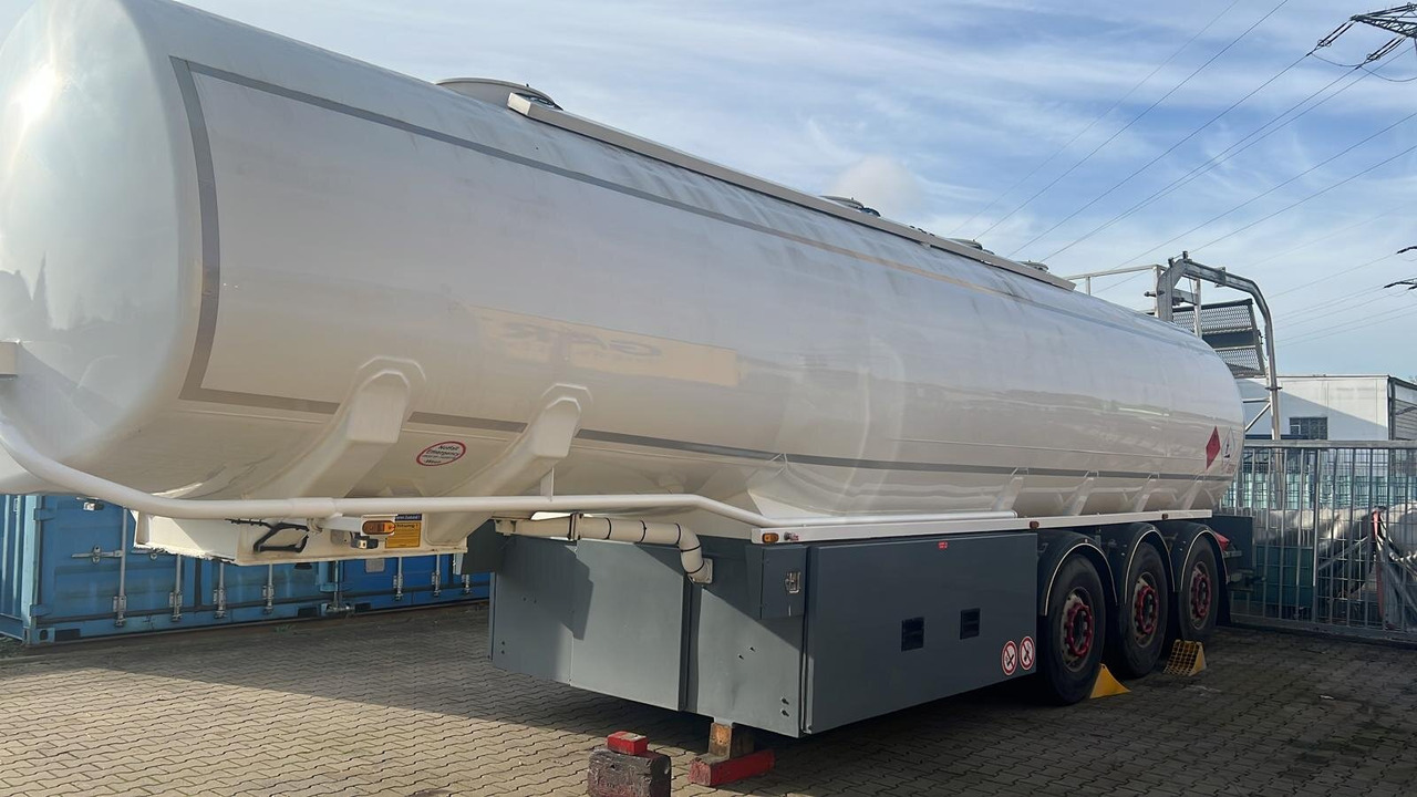 TAL-A-ZE 44,0 TAL-A-ZE 44,0, 43.500l, 4 Kammern, Untenbefüllung - Полуприцеп-цистерна: фото 4 TAL-A-ZE 44,0 TAL-A-ZE 44,0, 43.500l, 4 Kammern, Untenbefüllung - Полуприцеп-цистерна: фото 4