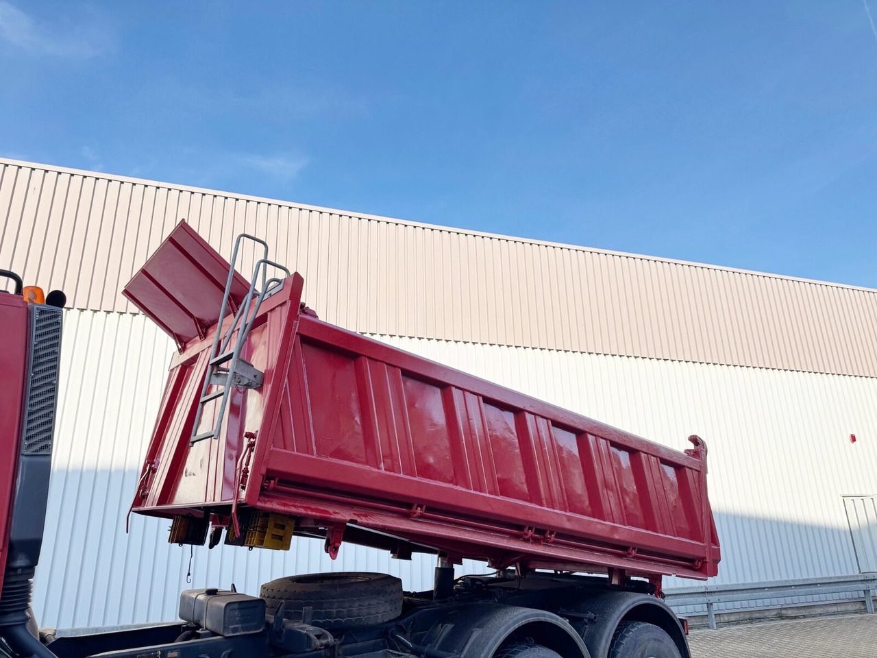 Самосвал Trakker AD260T36W 6x6 Trakker AD260T36W 6x6: фото 13