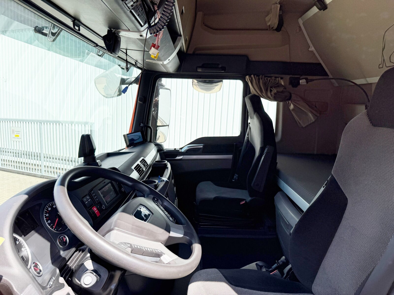 MAN TGX 26.510 6X2/4 BLS TGX 26.510 6X2/4 BLS, Intarder, Vorlauflenk-/lift, XLX-Fahrerhaus, Standklima - Тягач: фото 2 MAN TGX 26.510 6X2/4 BLS TGX 26.510 6X2/4 BLS, Intarder, Vorlauflenk-/lift, XLX-Fahrerhaus, Standklima - Тягач: фото 2