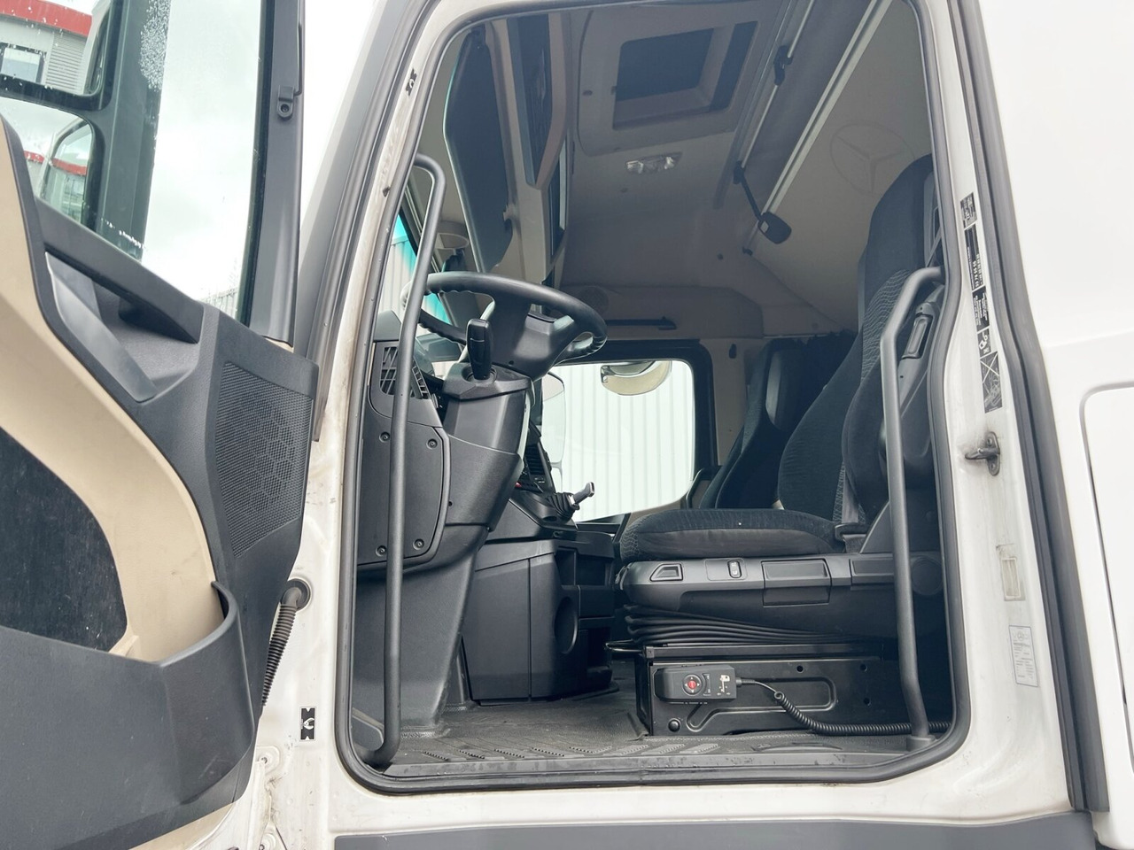 Mercedes-Benz Actros 1842 LS 4x2 Actros 1842 LS 4x2, 7x VORHANDEN - Тягач: фото 2 Mercedes-Benz Actros 1842 LS 4x2 Actros 1842 LS 4x2, 7x VORHANDEN - Тягач: фото 2