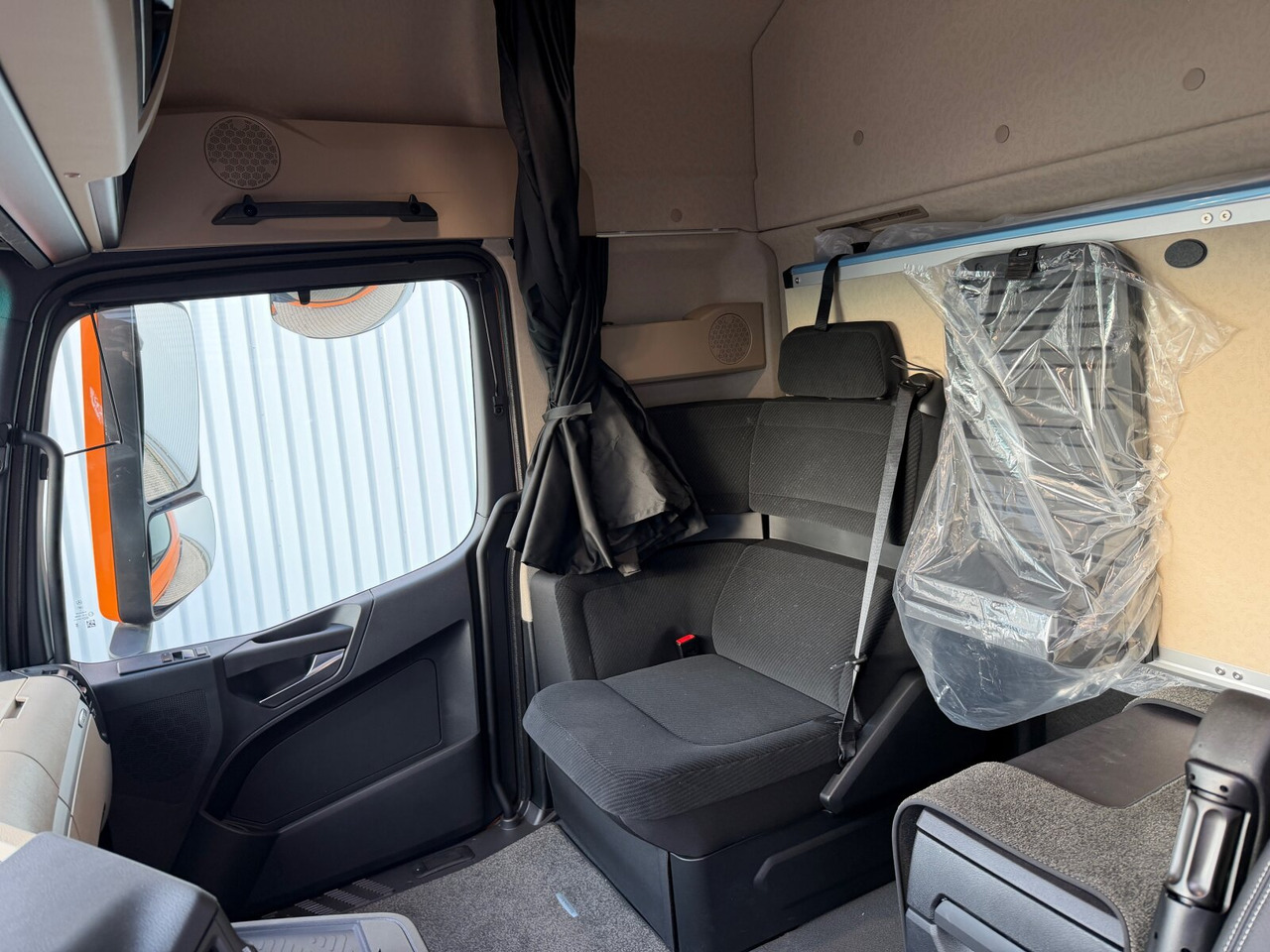 Mercedes-Benz Actros 3363 LS 6x4 Actros 3363 LS 6x4, Retarder, SoloStar, MultimediaCockpit, Navi, LED - Тягач: фото 5 Mercedes-Benz Actros 3363 LS 6x4 Actros 3363 LS 6x4, Retarder, SoloStar, MultimediaCockpit, Navi, LED - Тягач: фото 5