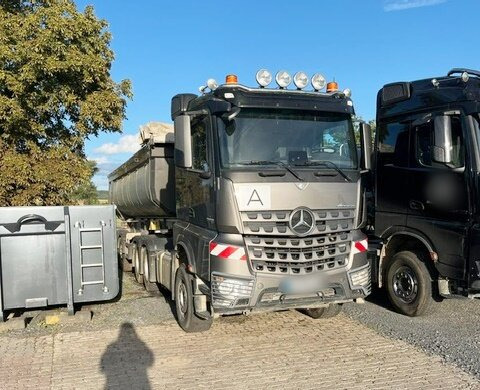 Mercedes-Benz Arocs 2658 LS 6x4 Arocs 2658 LS 6x4, Retarder, Navi, Standklima, Kipphydraulik - Тягач: фото 1 Mercedes-Benz Arocs 2658 LS 6x4 Arocs 2658 LS 6x4, Retarder, Navi, Standklima, Kipphydraulik - Тягач: фото 1