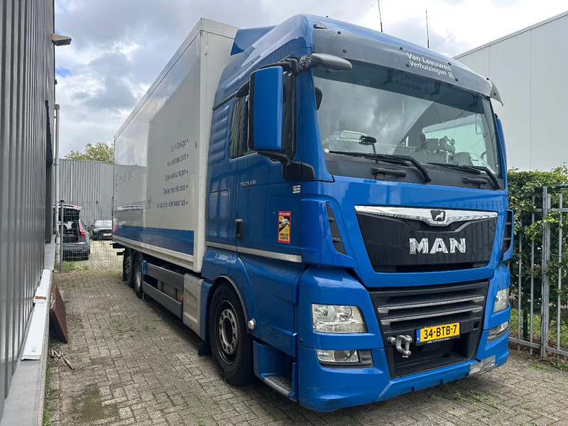 MAN TGX TGX 26 460 + 6X2 + LIFT + DAMAGED ENGINE - Грузовик с закрытым кузовом: фото 4 MAN TGX TGX 26 460 + 6X2 + LIFT + DAMAGED ENGINE - Грузовик с закрытым кузовом: фото 4