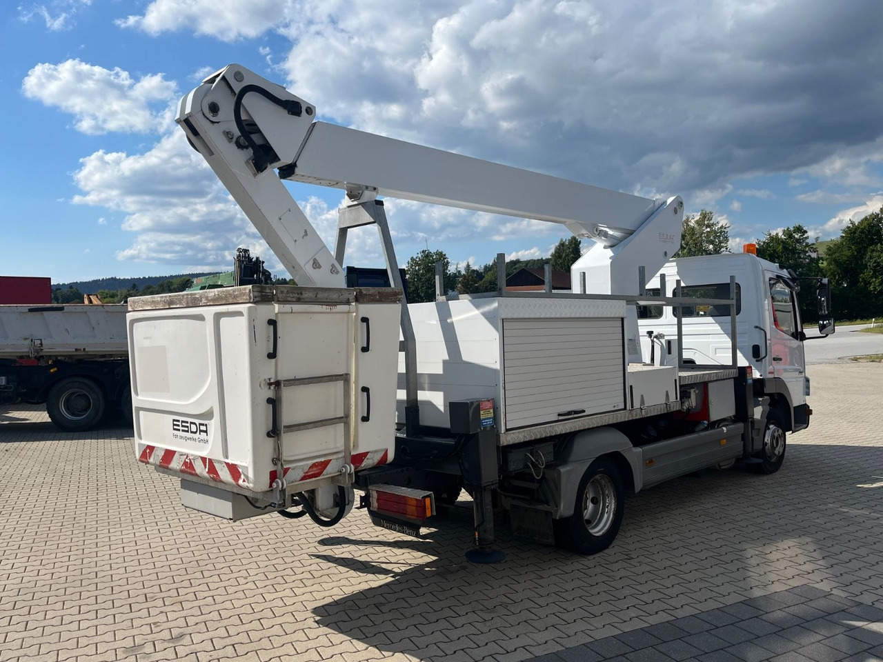 Грузовик с подъемником Mercedes-Benz Atego 816 ESDA TG 1800 Steiger 1000V isoliert: фото 6 Грузовик с подъемником Mercedes-Benz Atego 816 ESDA TG 1800 Steiger 1000V isoliert: фото 6