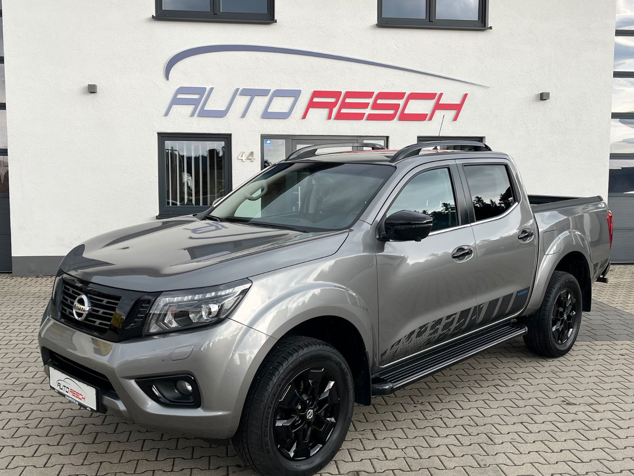 Nissan Navara NP300 N-Guard Double Cab 4x4 - Внедорожник: фото 4 Nissan Navara NP300 N-Guard Double Cab 4x4 - Внедорожник: фото 4
