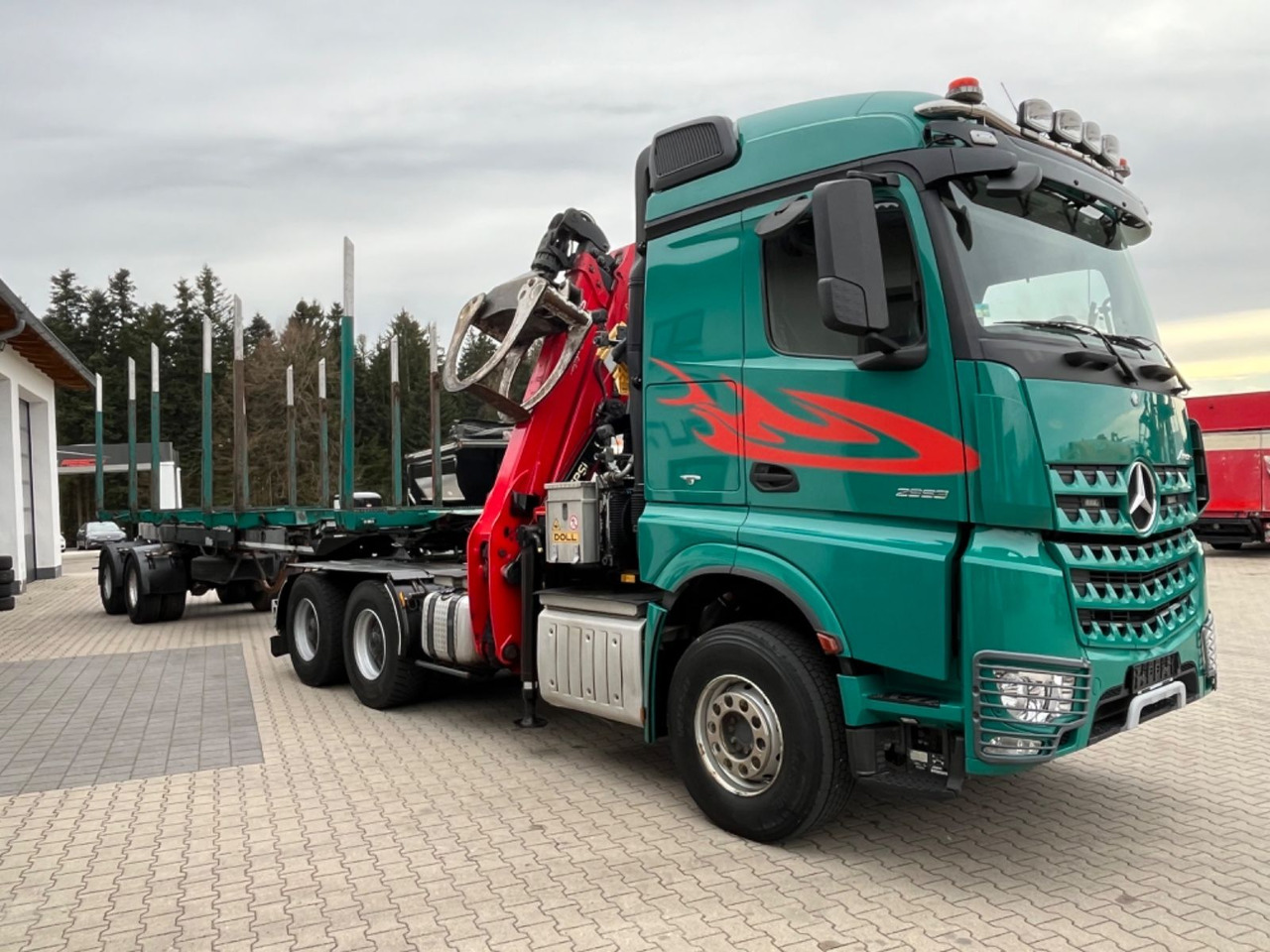 Mercedes-Benz Arocs 2663 6x4 mit Epsilon S260Z Langholzkran - Тягач: фото 1 Mercedes-Benz Arocs 2663 6x4 mit Epsilon S260Z Langholzkran - Тягач: фото 1