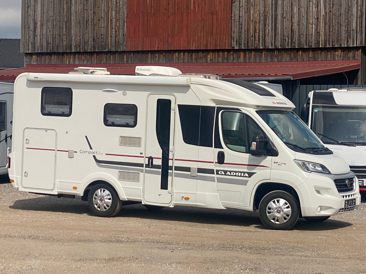 Adria Compact SL - Полуинтегрированный автодом: фото 2 Adria Compact SL - Полуинтегрированный автодом: фото 2