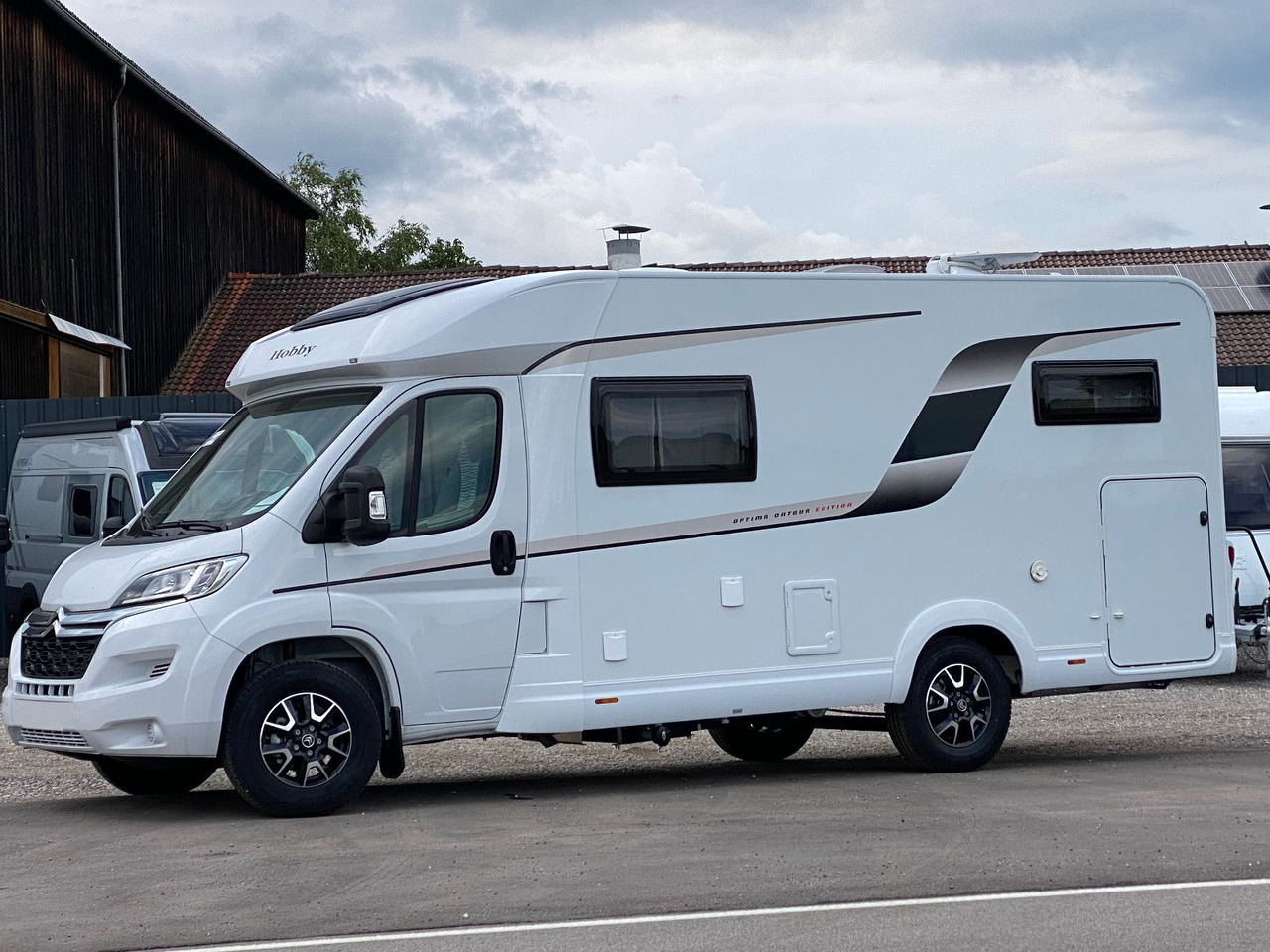 Hobby OPTIMA ONTOUR EDITION V65 GE NAVI MARKISE SAT - Полуинтегрированный автодом: фото 4 Hobby OPTIMA ONTOUR EDITION V65 GE NAVI MARKISE SAT - Полуинтегрированный автодом: фото 4