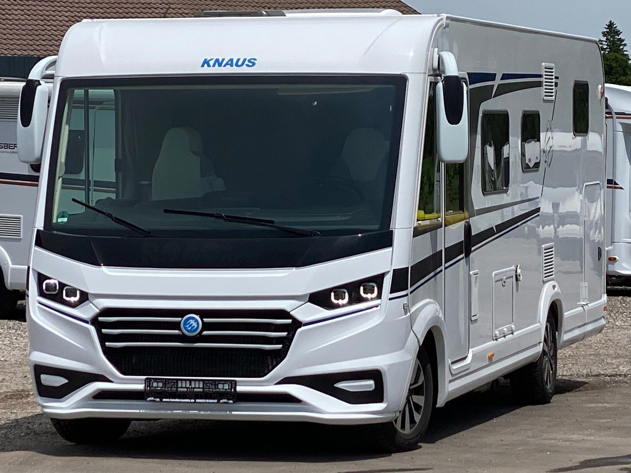 Knaus Live I 700 MEG,Automatik, Längsbetten - Интегрированный автодом: фото 2 Knaus Live I 700 MEG,Automatik, Längsbetten - Интегрированный автодом: фото 2