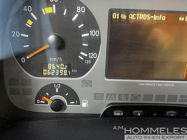 Bucher Municipal STKF 9500 4X4 - Подметально-уборочная машина: фото 2 Bucher Municipal STKF 9500 4X4 - Подметально-уборочная машина: фото 2