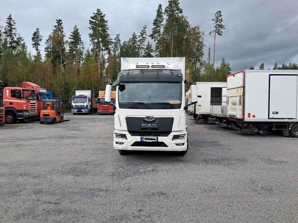 MAN TGM 15.250 - Грузовик с закрытым кузовом: фото 3 MAN TGM 15.250 - Грузовик с закрытым кузовом: фото 3