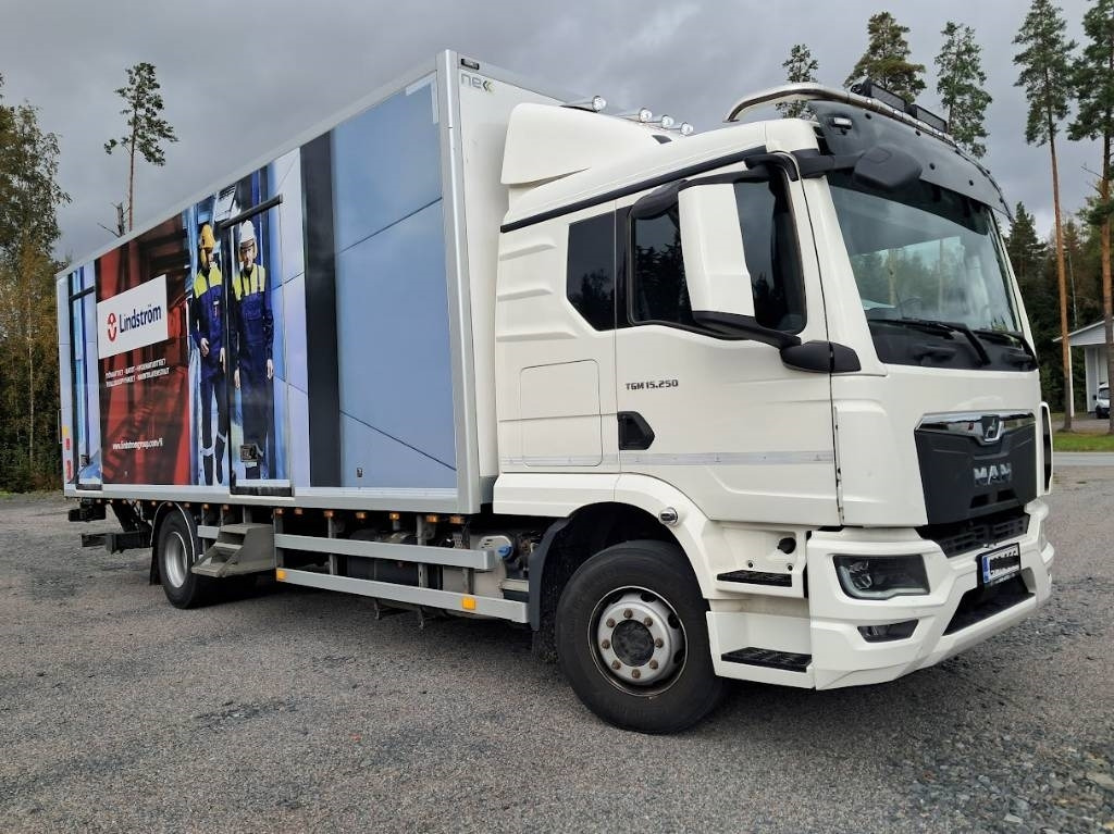MAN TGM 15.250 - Грузовик с закрытым кузовом: фото 1 MAN TGM 15.250 - Грузовик с закрытым кузовом: фото 1