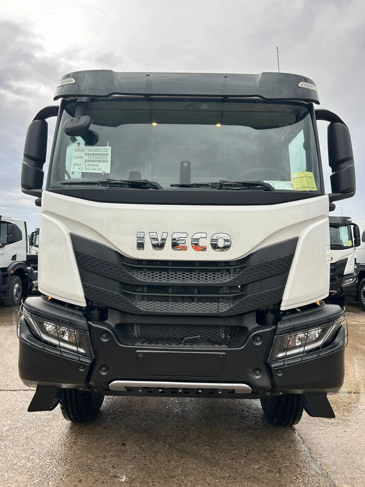 Грузовик-шасси Iveco T-WAY AT380T43H 6x4 R20 Tyres Chassis - Barcelona Stock: фото 1