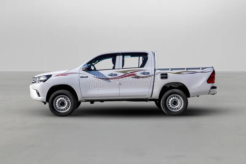 Toyota Hilux 4X4 Double Cabin - Пикап, Грузопассажирский фургон: фото 2 Toyota Hilux 4X4 Double Cabin - Пикап, Грузопассажирский фургон: фото 2