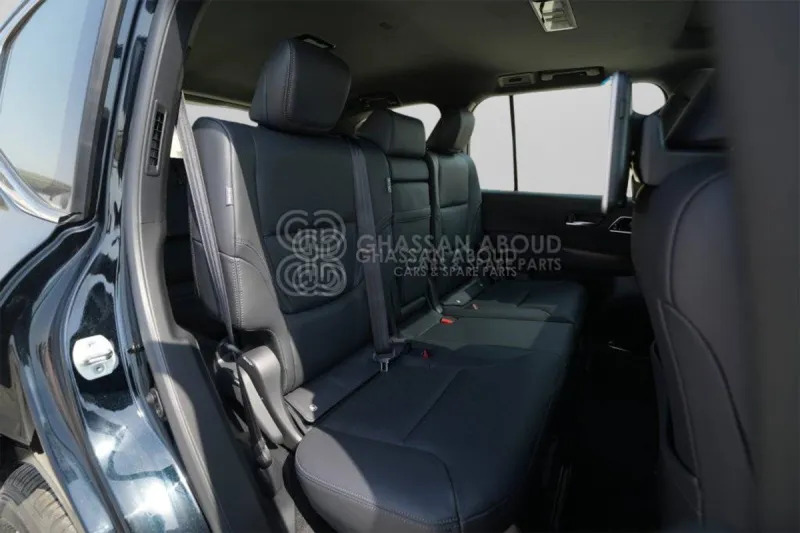 Toyota Land Cruiser 300 - Внедорожник: фото 5 Toyota Land Cruiser 300 - Внедорожник: фото 5