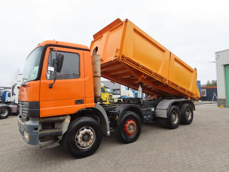 Mercedes-Benz Actros 3240 Manual, steel dumper! Great condition! - Самосвал: фото 1 Mercedes-Benz Actros 3240 Manual, steel dumper! Great condition! - Самосвал: фото 1