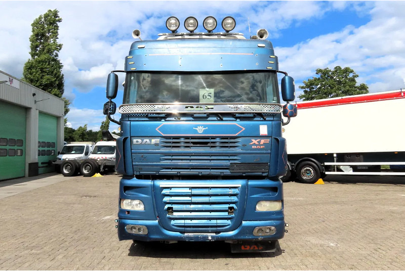 DAF XF 95.530 EURO4. Royal DAF! - Тягач: фото 2 DAF XF 95.530 EURO4. Royal DAF! - Тягач: фото 2