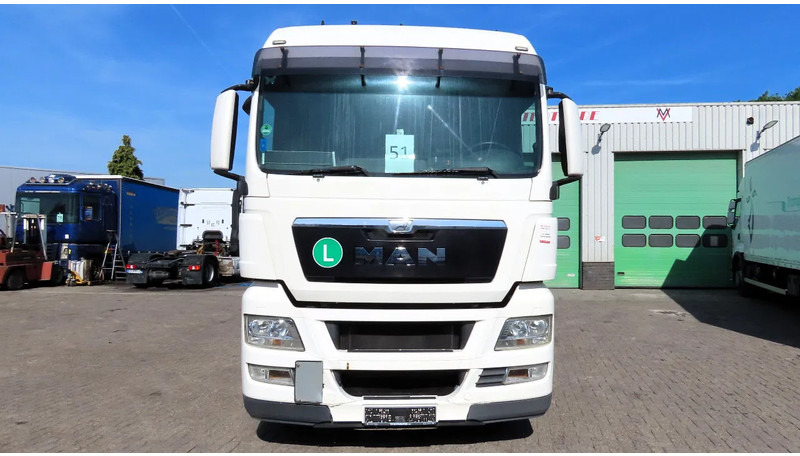 MAN TGX.18.400 euro5 EEV, RETARDER, 2X FUEL TANK, FRIGO - Тягач: фото 2 MAN TGX.18.400 euro5 EEV, RETARDER, 2X FUEL TANK, FRIGO - Тягач: фото 2