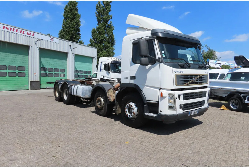 Volvo FM 380 8x4 FULL SPRING. 100% condition! - Грузовик-шасси: фото 3 Volvo FM 380 8x4 FULL SPRING. 100% condition! - Грузовик-шасси: фото 3