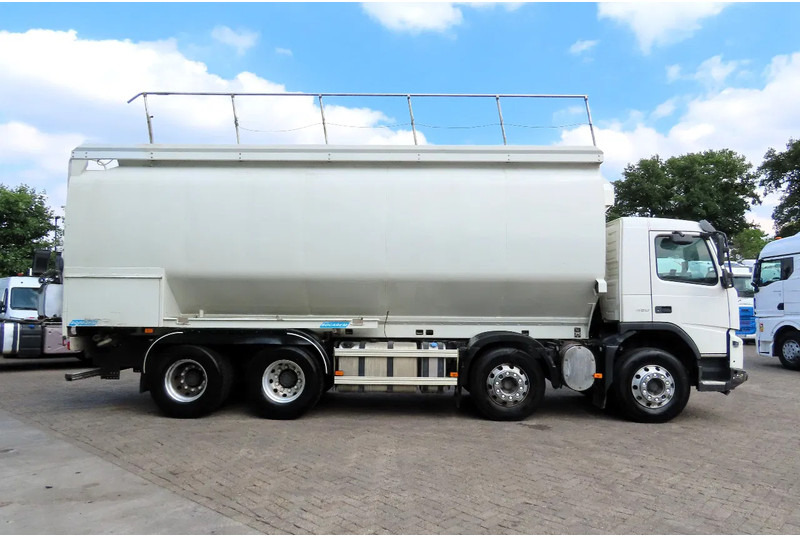 Грузовик-цистерна Volvo FMX 450 8x4 AUGER, radio control, 7 COMP. Full Volvo Service! . EXCELLENT condition: фото 10