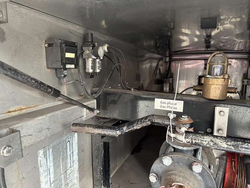 Полуприцеп-цистерна для транспортировки топлива Diversen Fluid, 50.100L, P28BH, Propane, Butan, GAZ, ADR, DP: 02/31: фото 8