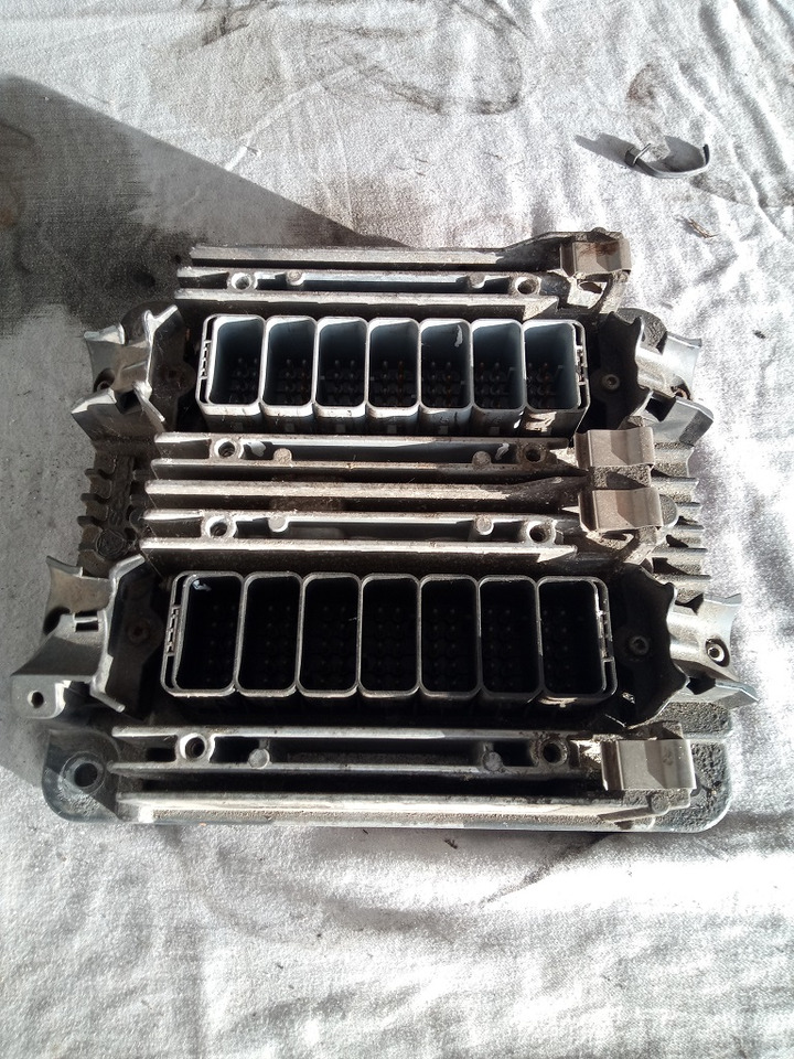 EDC Scania R450 DC13115 2330863 - Блок управления для Грузовиков: фото 2 EDC Scania R450 DC13115 2330863 - Блок управления для Грузовиков: фото 2