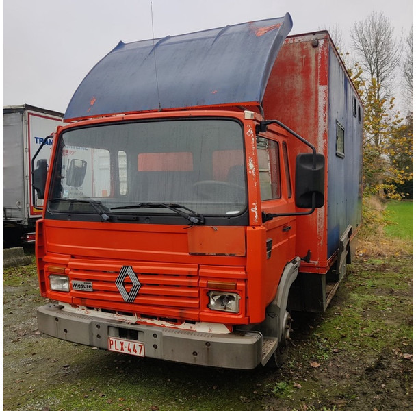 Renault S-110-midliner - Грузовик для перевозки животных: фото 1 Renault S-110-midliner - Грузовик для перевозки животных: фото 1
