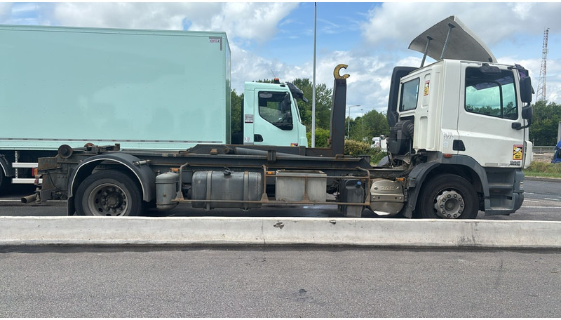 DAF CF 85.410 - 19T HOOKLIFT / ABROLLKIPPER / GANCHO - MANUAL ZF - A/C - GOOD CONDITION - Крюковой мультилифт: фото 5 DAF CF 85.410 - 19T HOOKLIFT / ABROLLKIPPER / GANCHO - MANUAL ZF - A/C - GOOD CONDITION - Крюковой мультилифт: фото 5