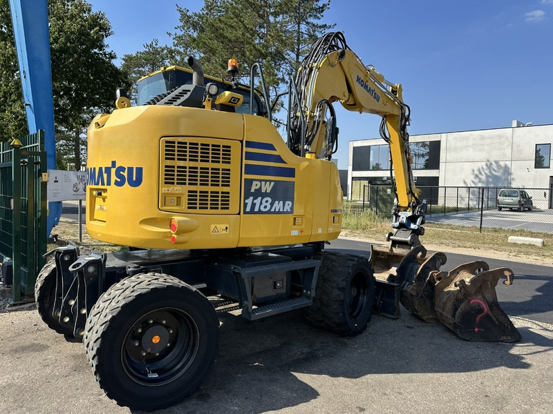 Komatsu PW 118 MR-11 14.3T - SMP ROTOTILT - *2413h* - CENTRAL GREASING - BLADE - 3 BUCKETS - TOP CONDITION - BE MACHINE - Колёсный экскаватор: фото 3 Komatsu PW 118 MR-11 14.3T - SMP ROTOTILT - *2413h* - CENTRAL GREASING - BLADE - 3 BUCKETS - TOP CONDITION - BE MACHINE - Колёсный экскаватор: фото 3