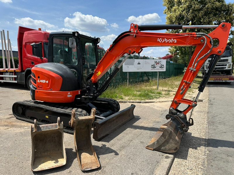 Kubota U48-4 FULL HYDR FUNCTIONS - *2300h* - BLADE - A/C - 3 BUCKETS - QUICK HITCH - BE MACHINE - Мини-экскаватор: фото 1 Kubota U48-4 FULL HYDR FUNCTIONS - *2300h* - BLADE - A/C - 3 BUCKETS - QUICK HITCH - BE MACHINE - Мини-экскаватор: фото 1